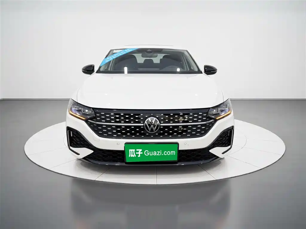 Volkswagen Lavida 2024 Model 300TSI DSG Starlight Leading Edition фото 3