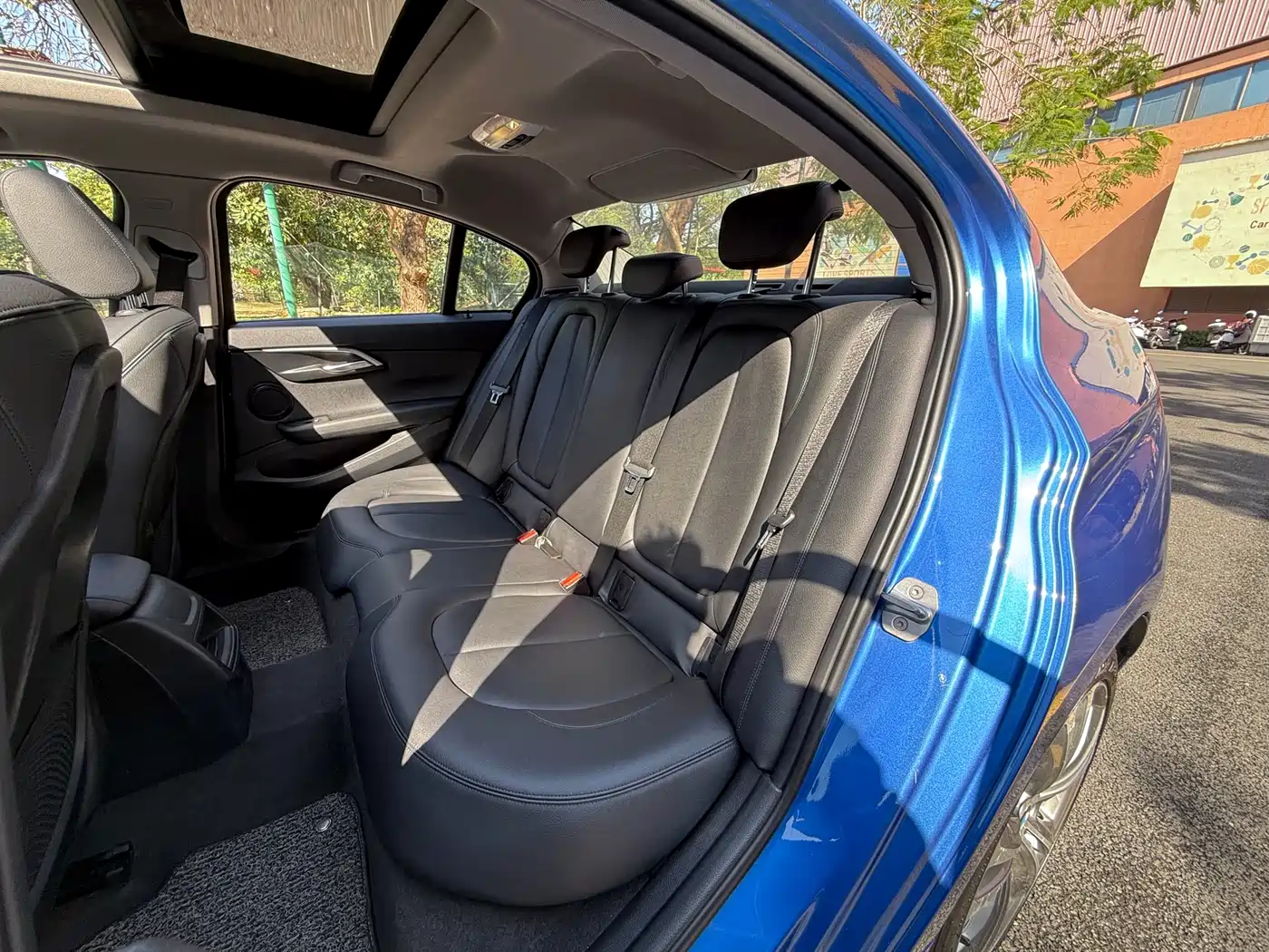 BMW 1 Series 2017 118i Sport фото 8