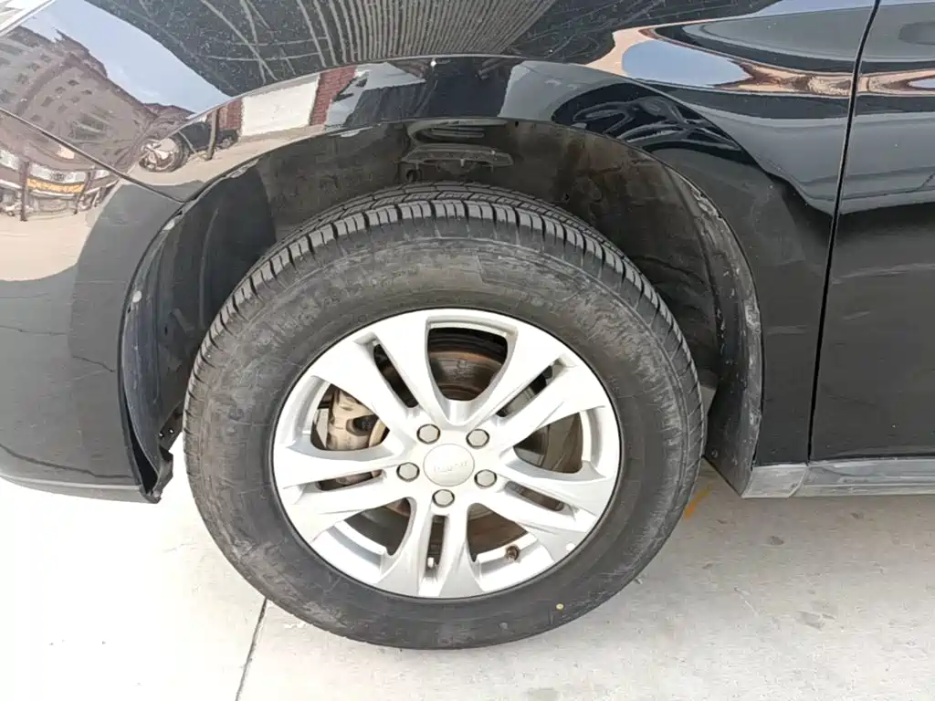 Photo 23 - Haval M6