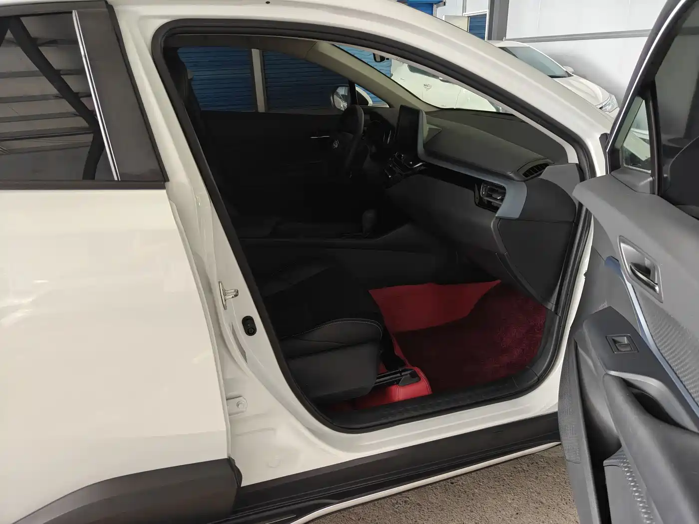 Toyota IZOA 2022 2.0L Yixiang CARE Edition фото 15