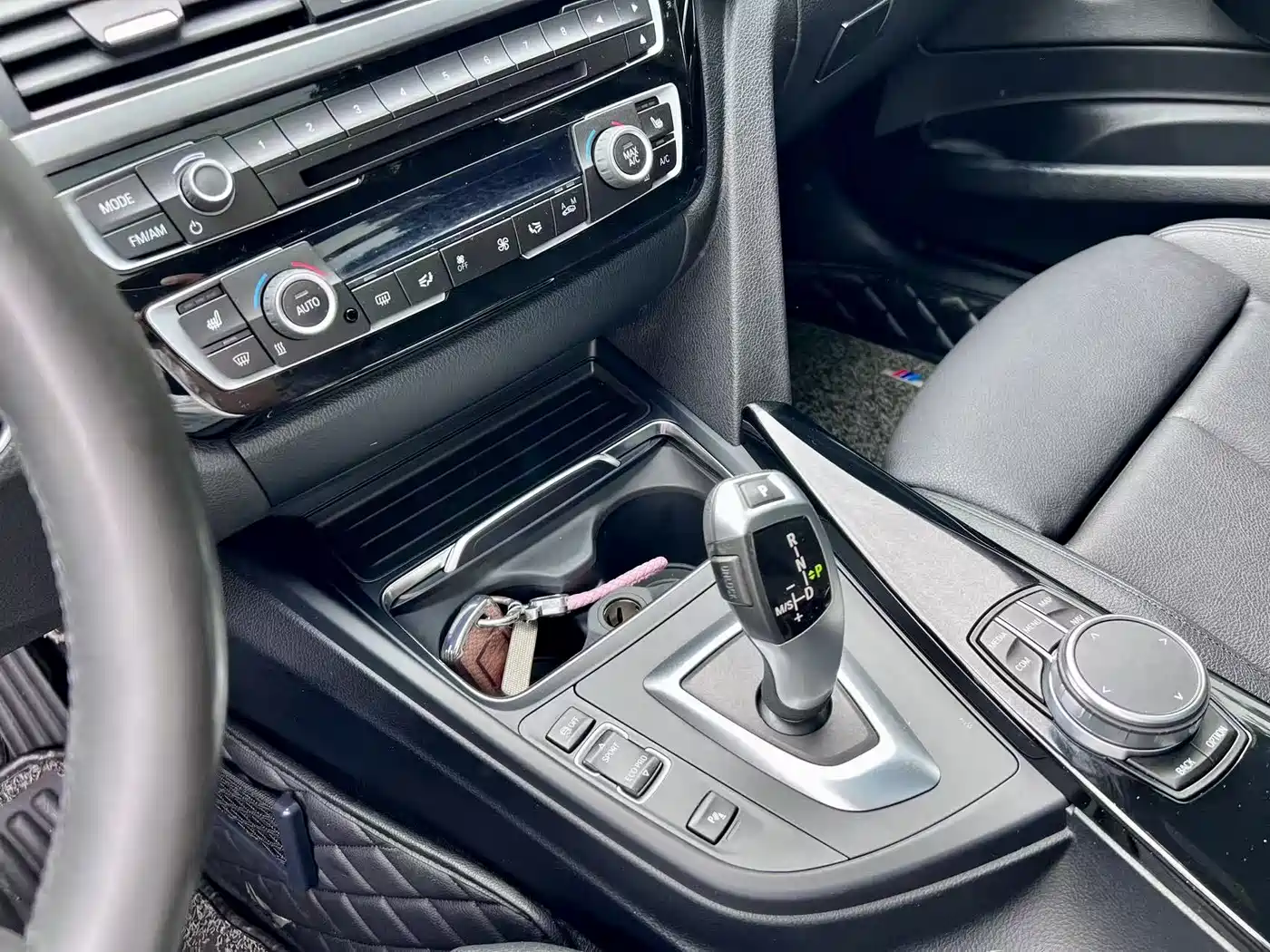 BMW 3 Series GT 2019 320i M Sport Package фото 9