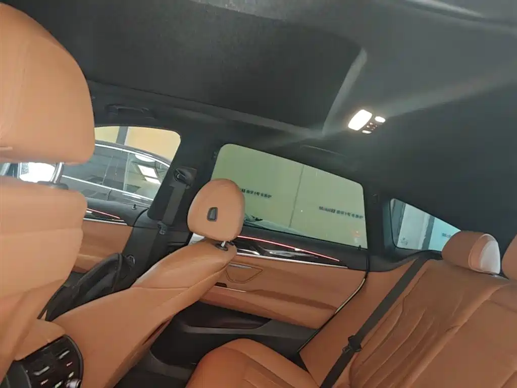 BMW 6 Series GT 2018 630i M Sport Package фото 18