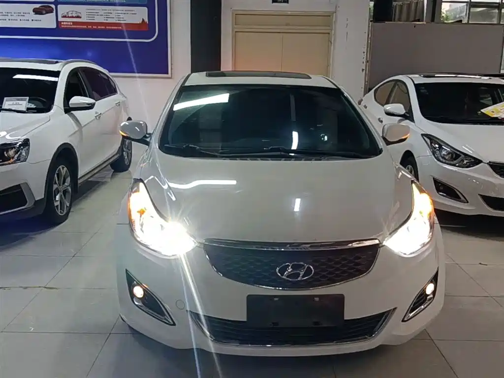 Hyundai Langdong 2016 1.6L Automatic Premium Edition фото 3