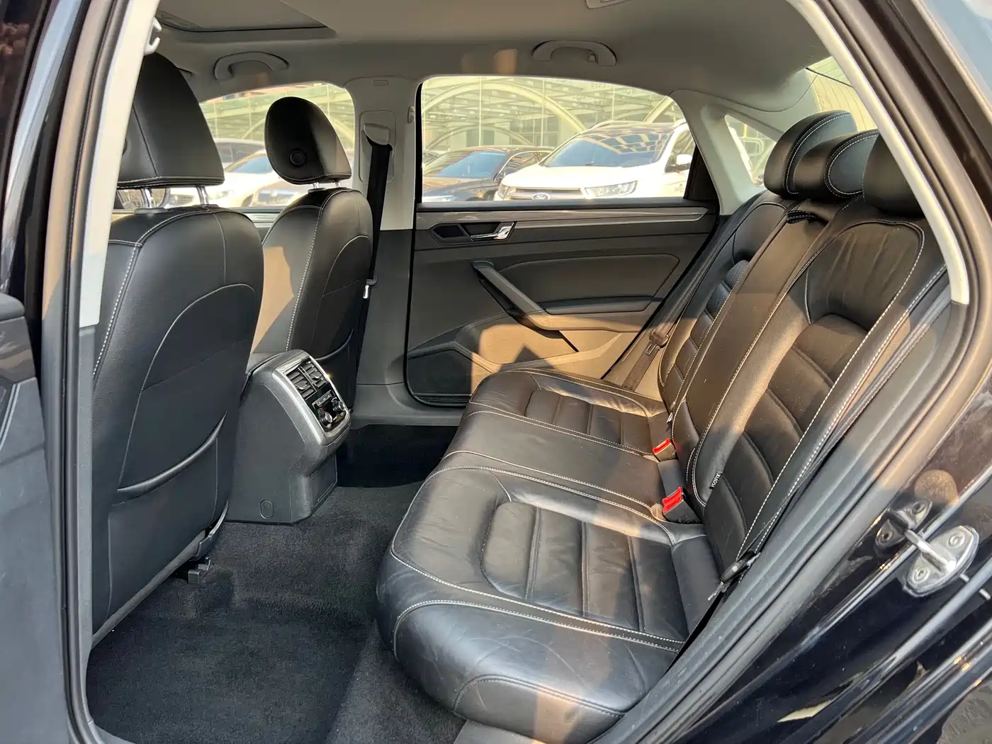 Volkswagen Passat 2017 330TSI DSG Prestige фото 10