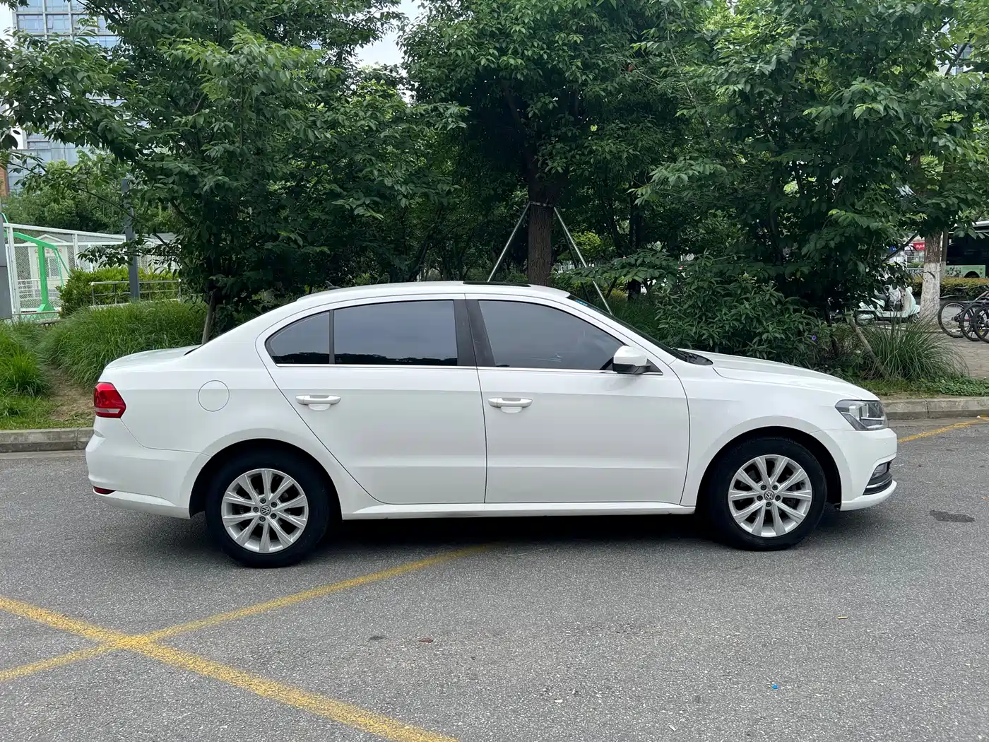 Volkswagen Lavida 2017 230TSI DSG Comfort Edition фото 4