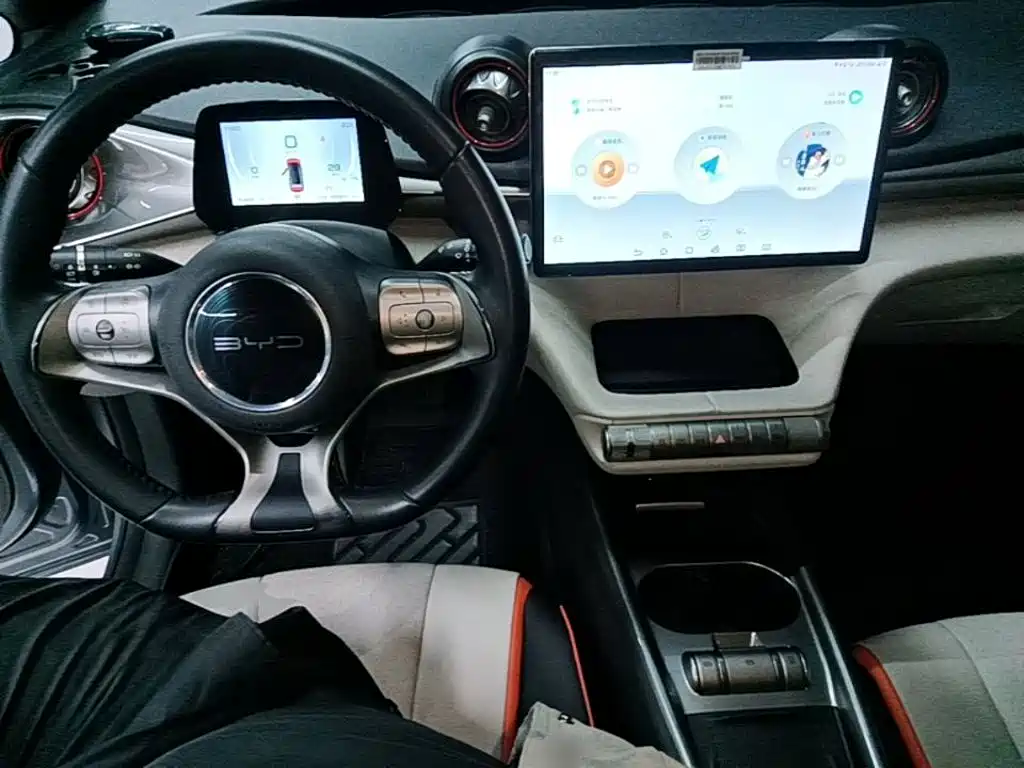 BYD Dolphin 2022 2021 Model 405km Fashion Edition