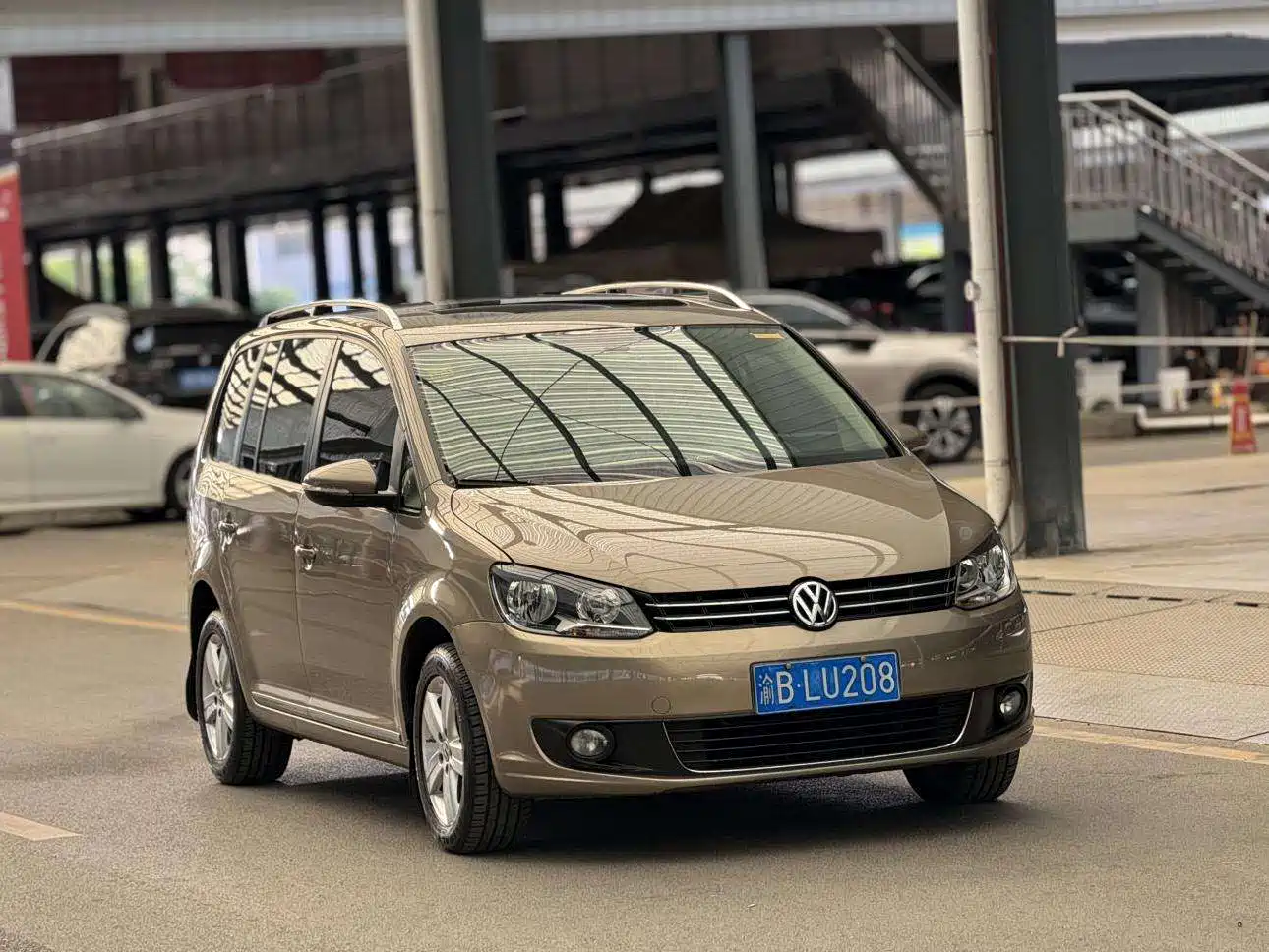 Фото 2 - Volkswagen Touran