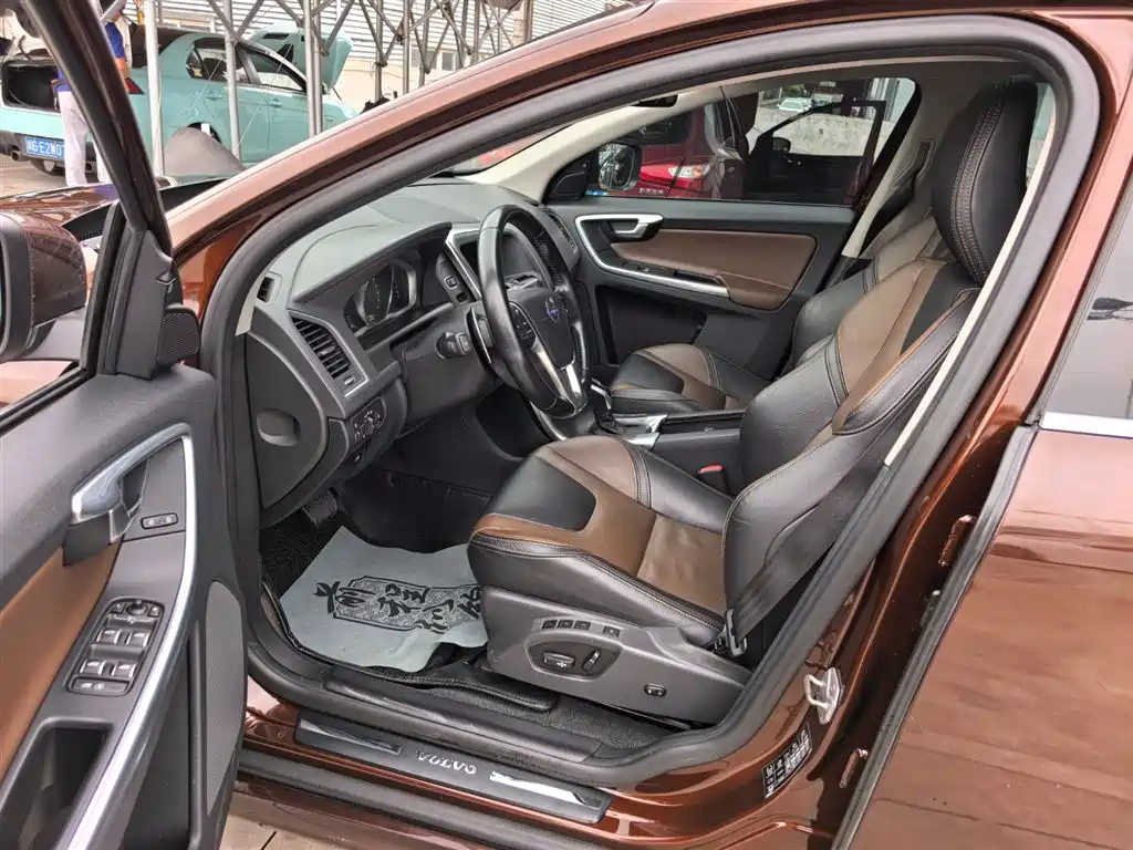Photo 11 - Volvo XC60