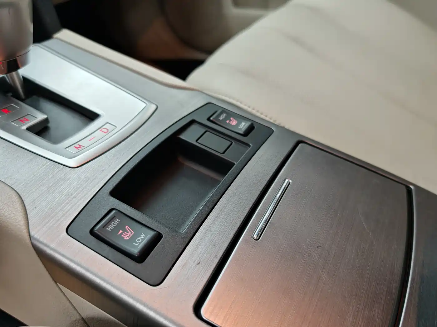 Subaru Outback 2011 2.5i Luxury Navigation Edition фото 25