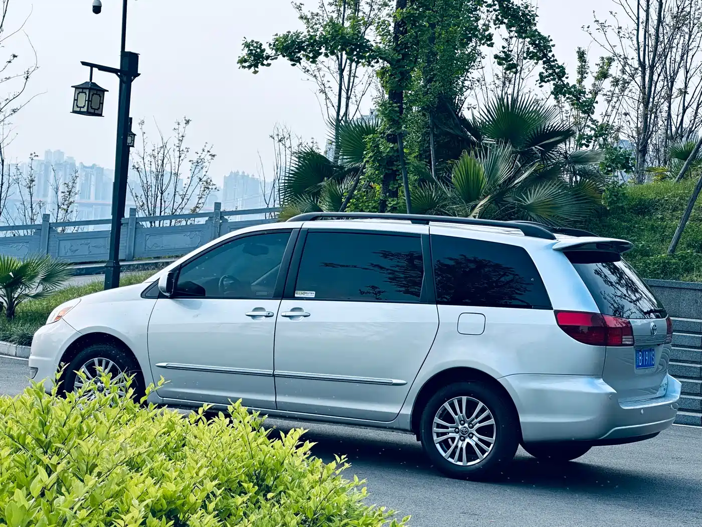 Toyota Sienna 2005 Model 3.3 XLE фото 7