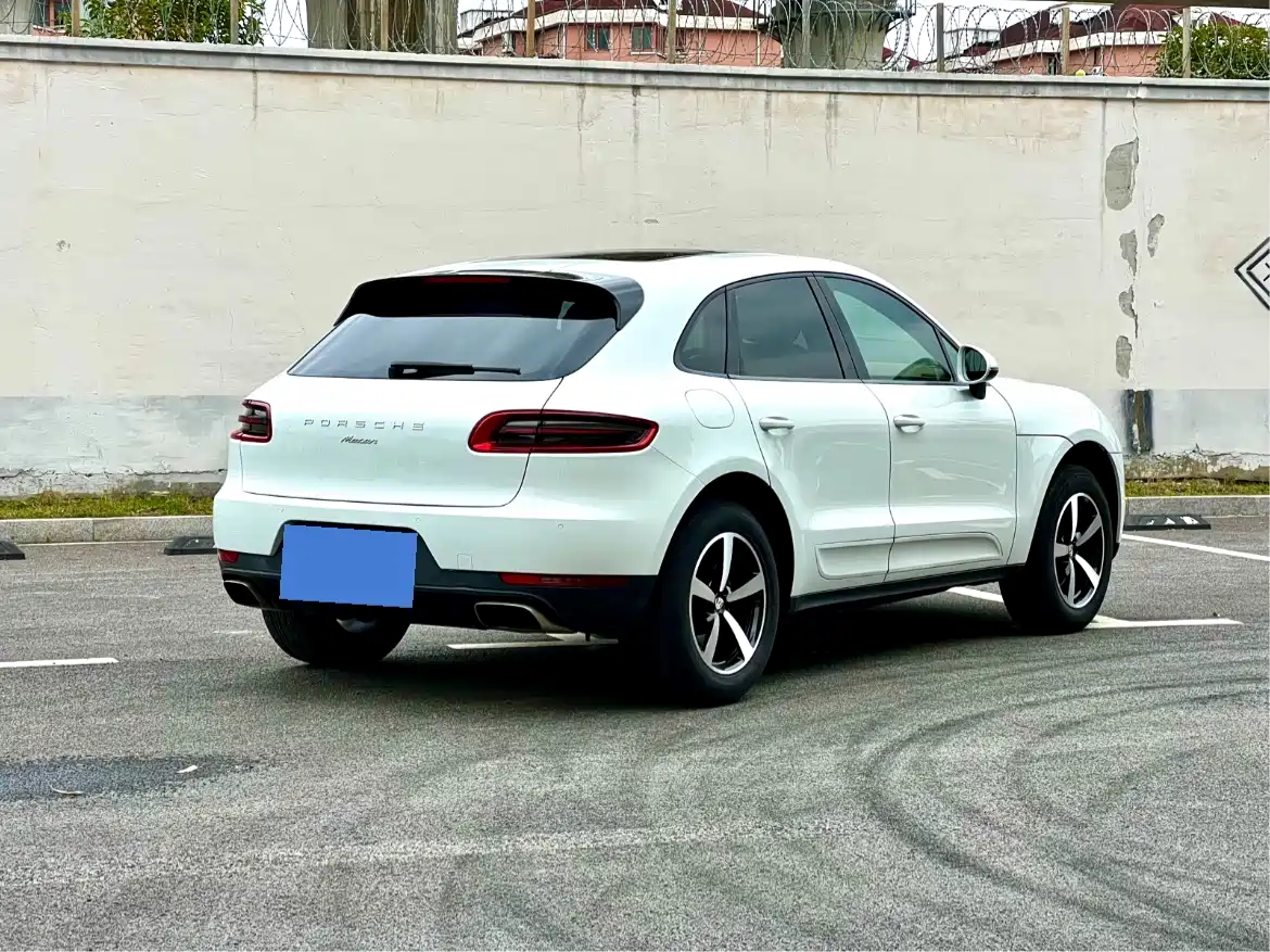 Porsche Macan 2016 Macan 2.0T фото 3