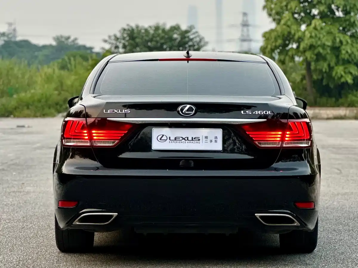 Фото 5 - Lexus LS