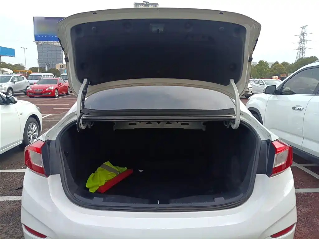 Chevrolet Cruze 2018 Facelift 320 Automatic Pioneer Edition фото 19