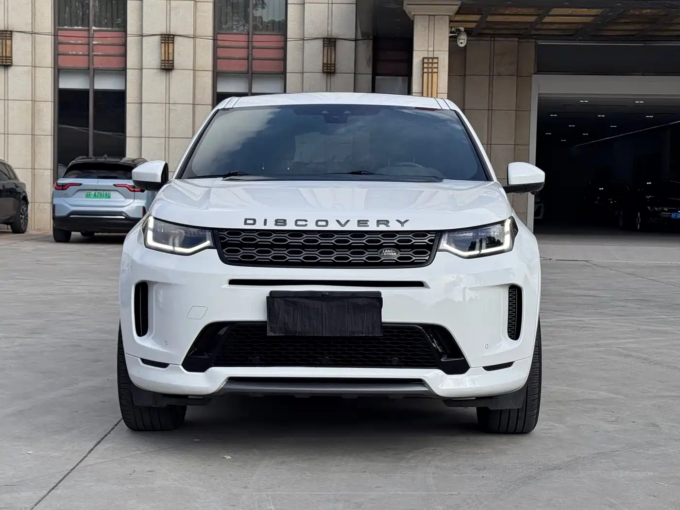 Land Rover Discovery Sport 2020 249PS R-Dynamic Performance фото 2