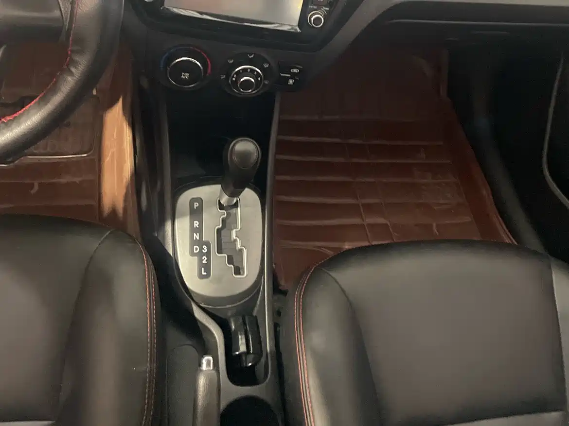 Kia K2 2012 Model Hatchback 1.4L AT GLS фото 15