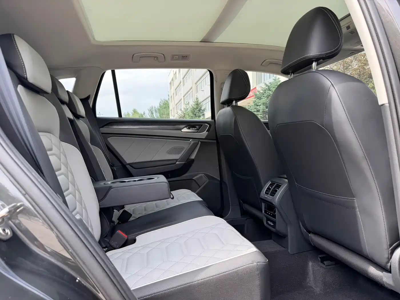 Volkswagen Tayron 2023 280TSI 2WD Luxury Plus Advanced Edition фото 15