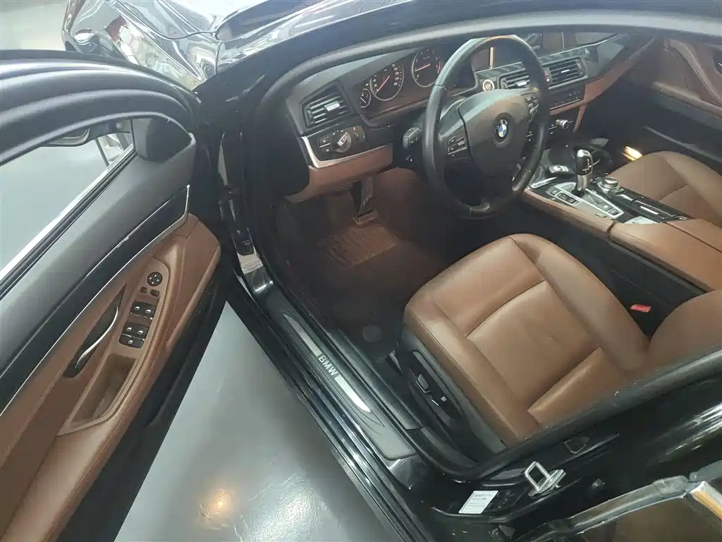 BMW 5 Series 2014 520Li Elegance фото 16
