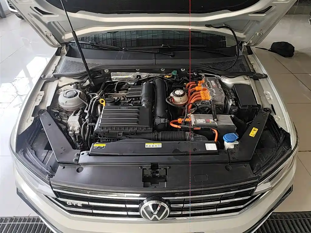 VOLKSWAGEN MAGOTAN GTE PLUG-IN HYBRID