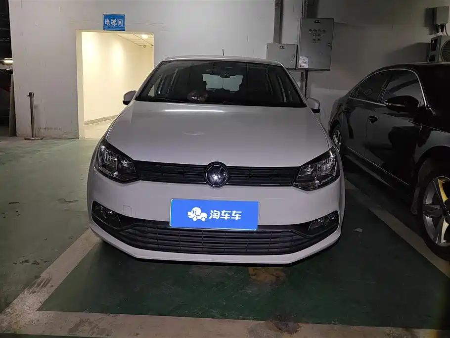 Volkswagen Polo 2016 1.6L Automatic Comfort фото 2