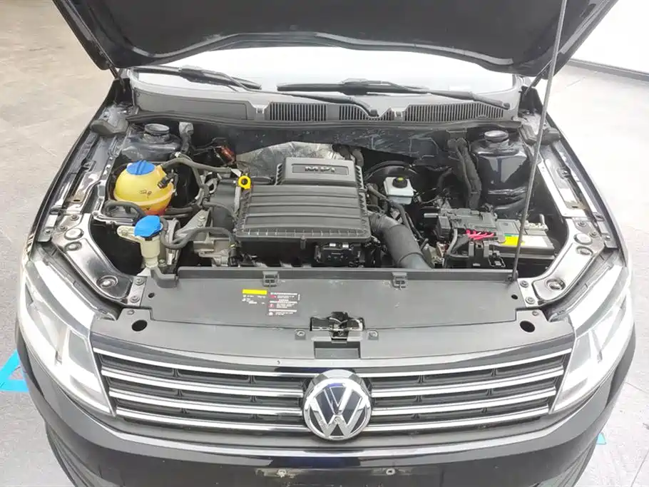 Volkswagen Lavida 2015 1.6L Automatic Trend Edition фото 10