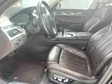 Photo 4 - BMW 7 Series