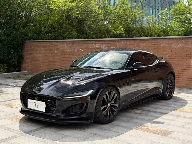 Jaguar Jaguar F-TYPE 2022 P300 Hardtop R-DYNAMIC BLACK