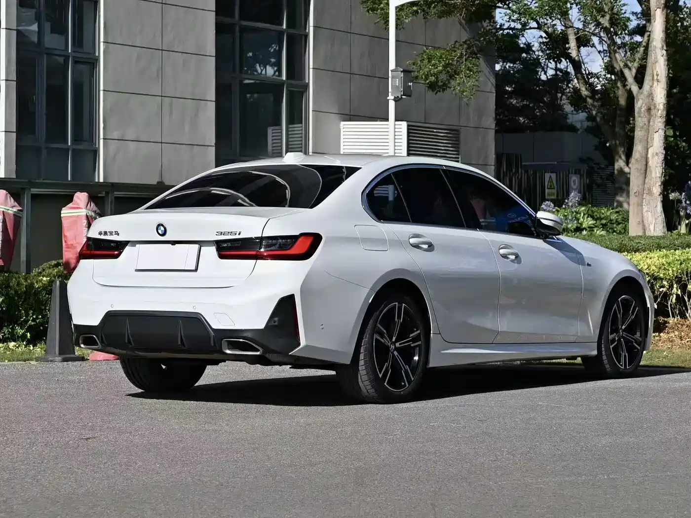 BMW 3 Series 2023 325i M Sport Package фото 20