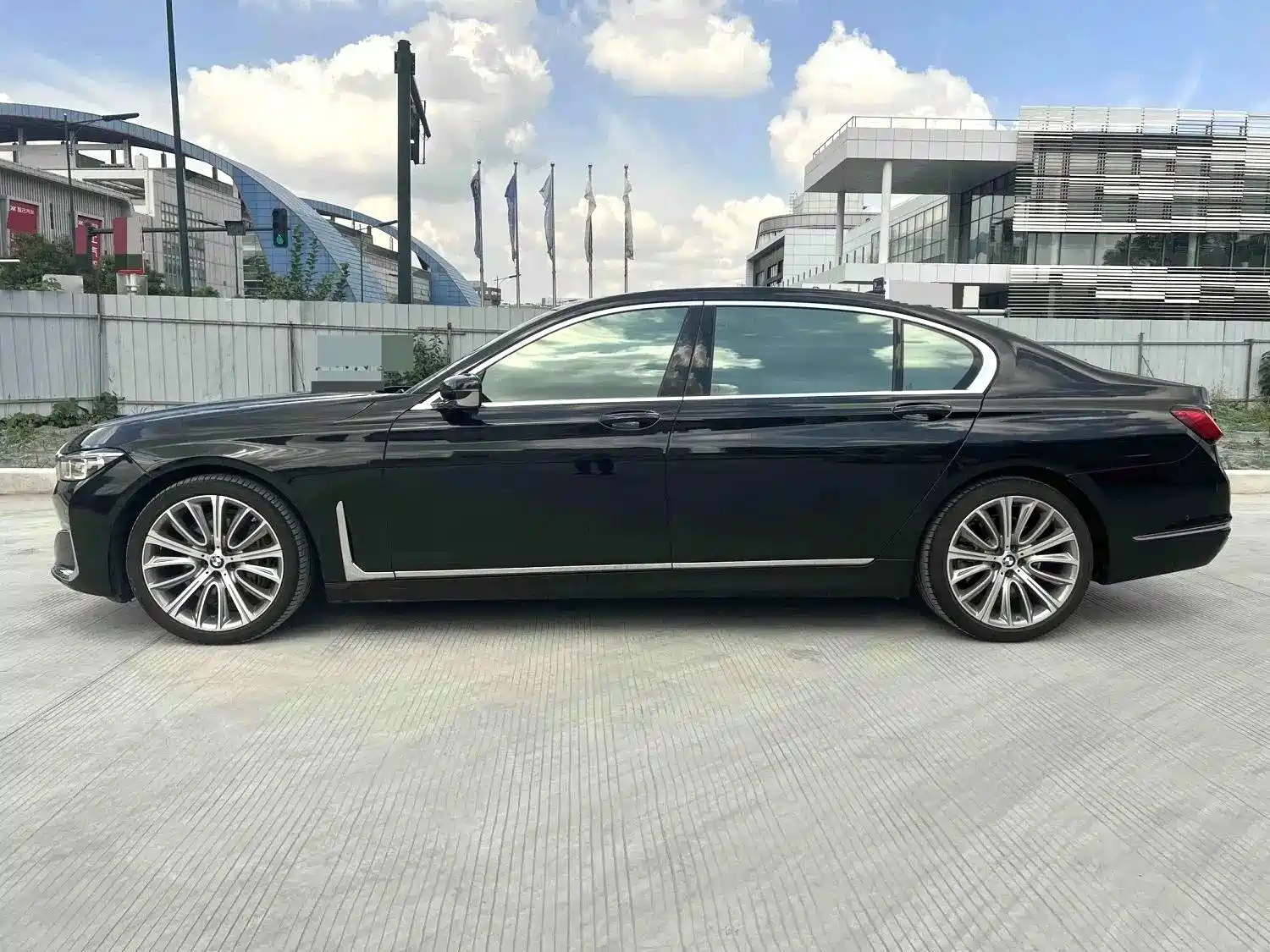 Photo 12 - BMW 7 Series