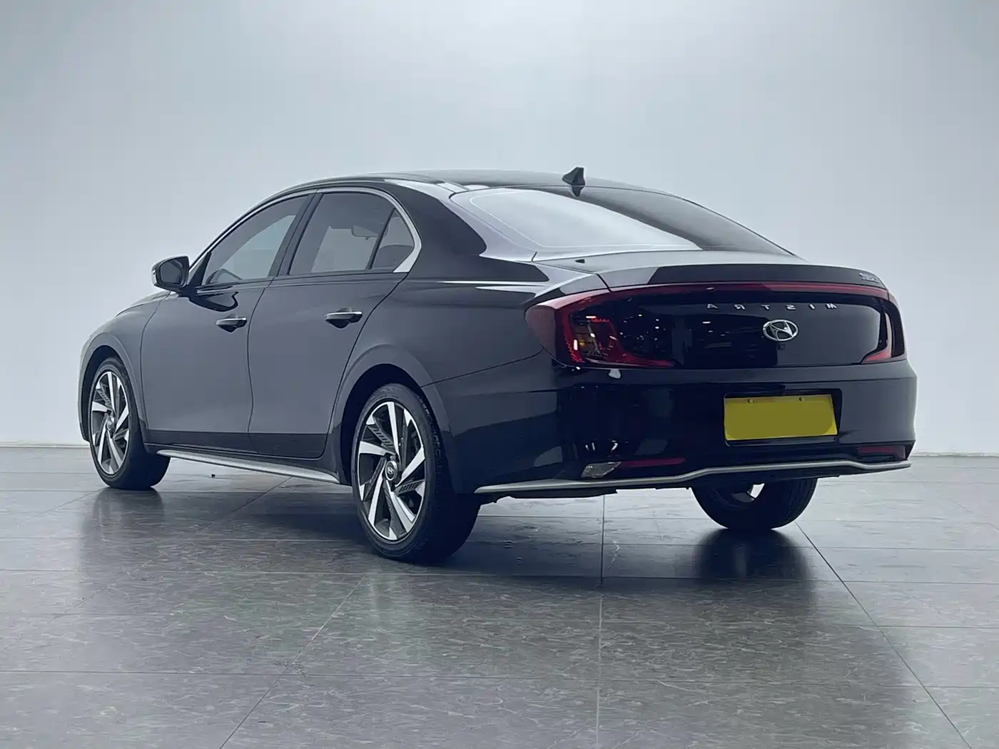 Hyundai Mistra 2021 2021 1.8L CVT LUX Premium