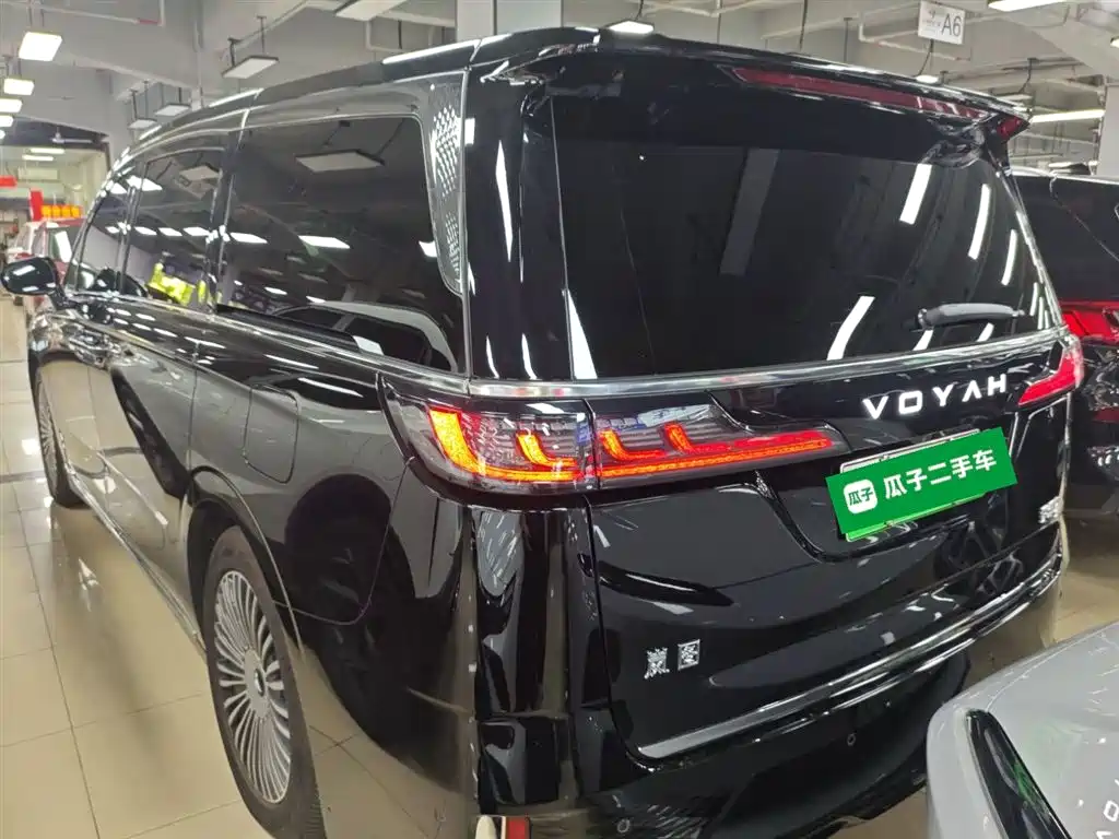 Voyah Auto Voyah Dreamer 2025 PHEV AWD Excellent Kunpeng Edition фото 5
