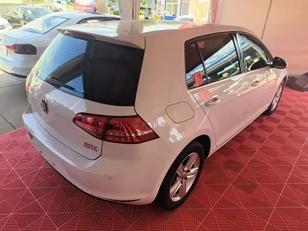 Volkswagen Golf 2016 230TSI Automatic Comfort фото 7