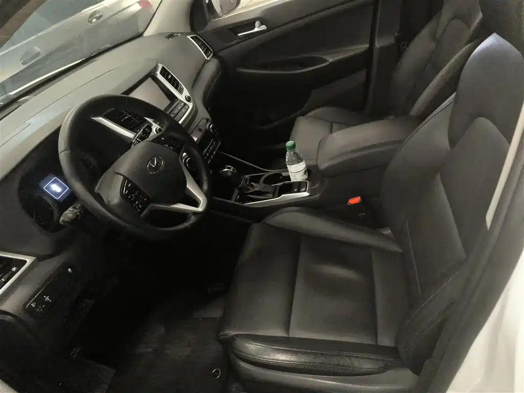Hyundai Tucson 2018 1.6T DCT 2WD 15th Anniversary Special Edition фото 12