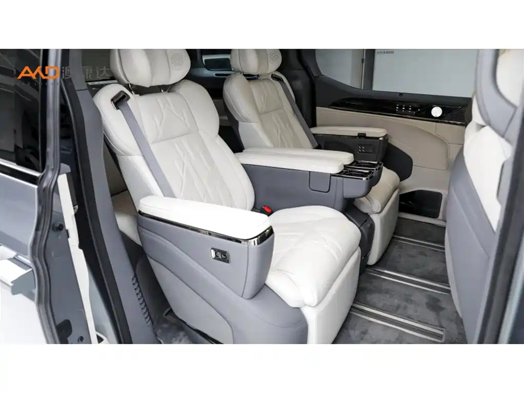 ZEEKR 009 2025 2024 6-seat Executive AWD 108kWh