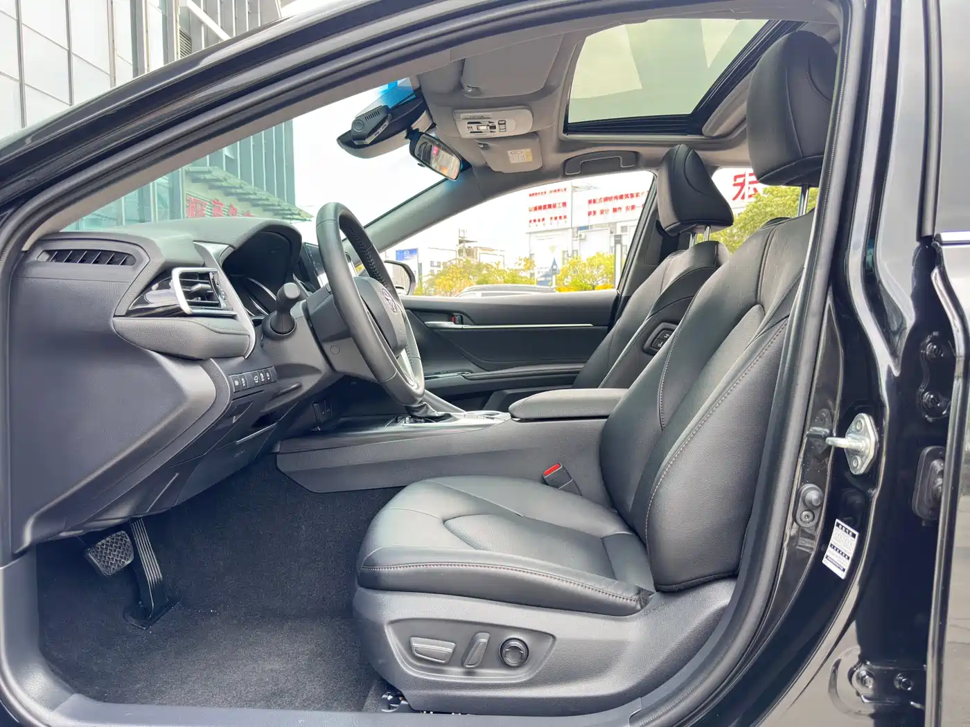 Toyota Camry 2021 2.0G Luxury Edition фото 9