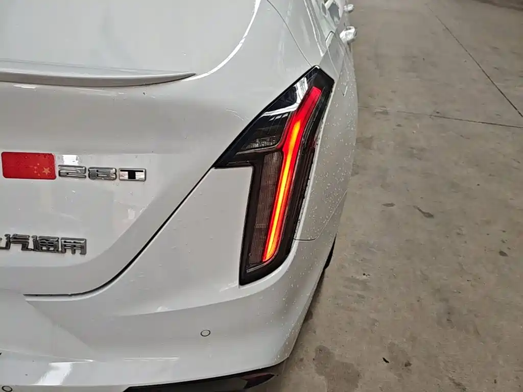 Фото 8 - Cadillac CT4