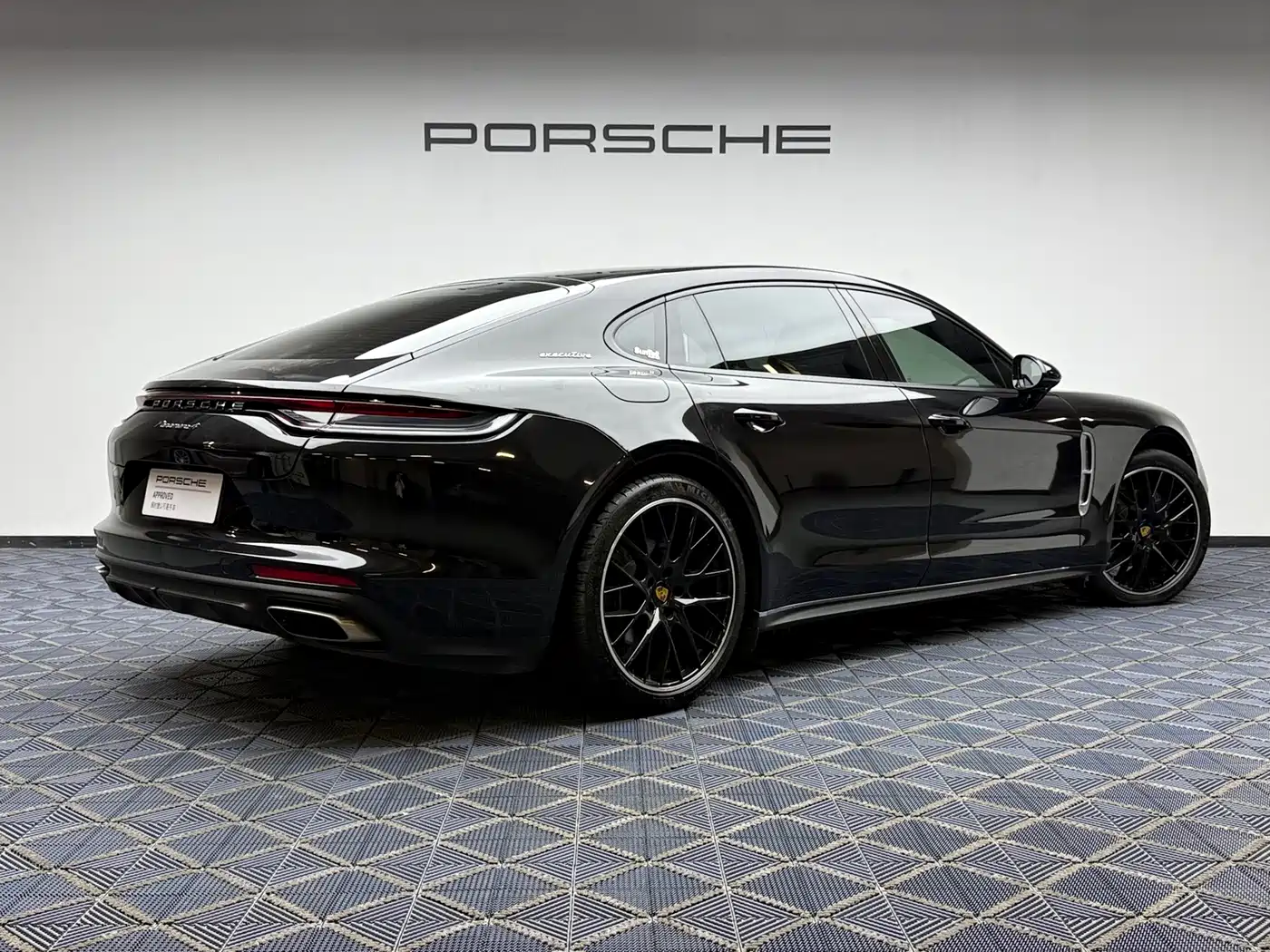 Porsche Panamera 2023 Panamera 4 Executive Long Wheelbase 2.9T фото 2
