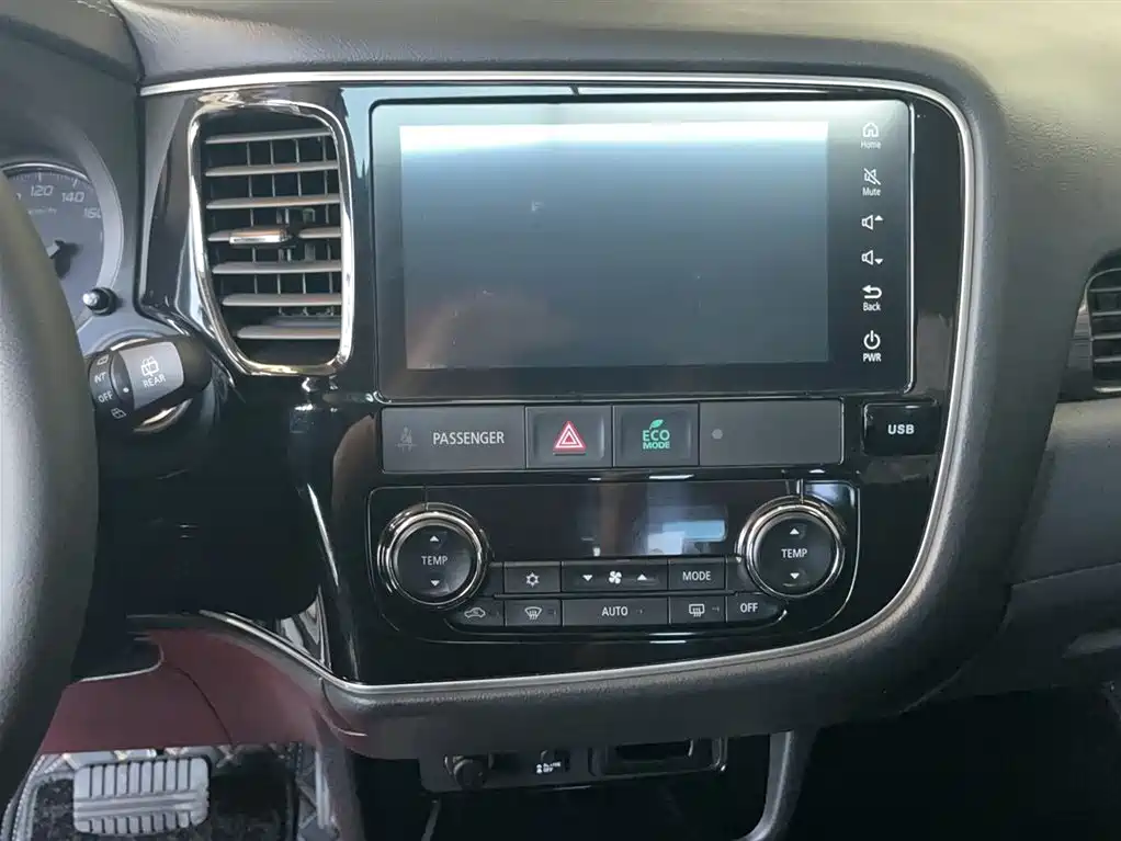Mitsubishi Outlander 2019 2.4L 4WD Deluxe Edition 5-Seater China VI фото 10