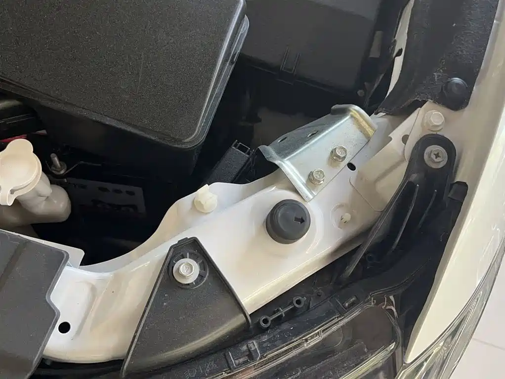 Mitsubishi Outlander 2019 2.4L 4WD Deluxe Edition 5-Seater China VI фото 23
