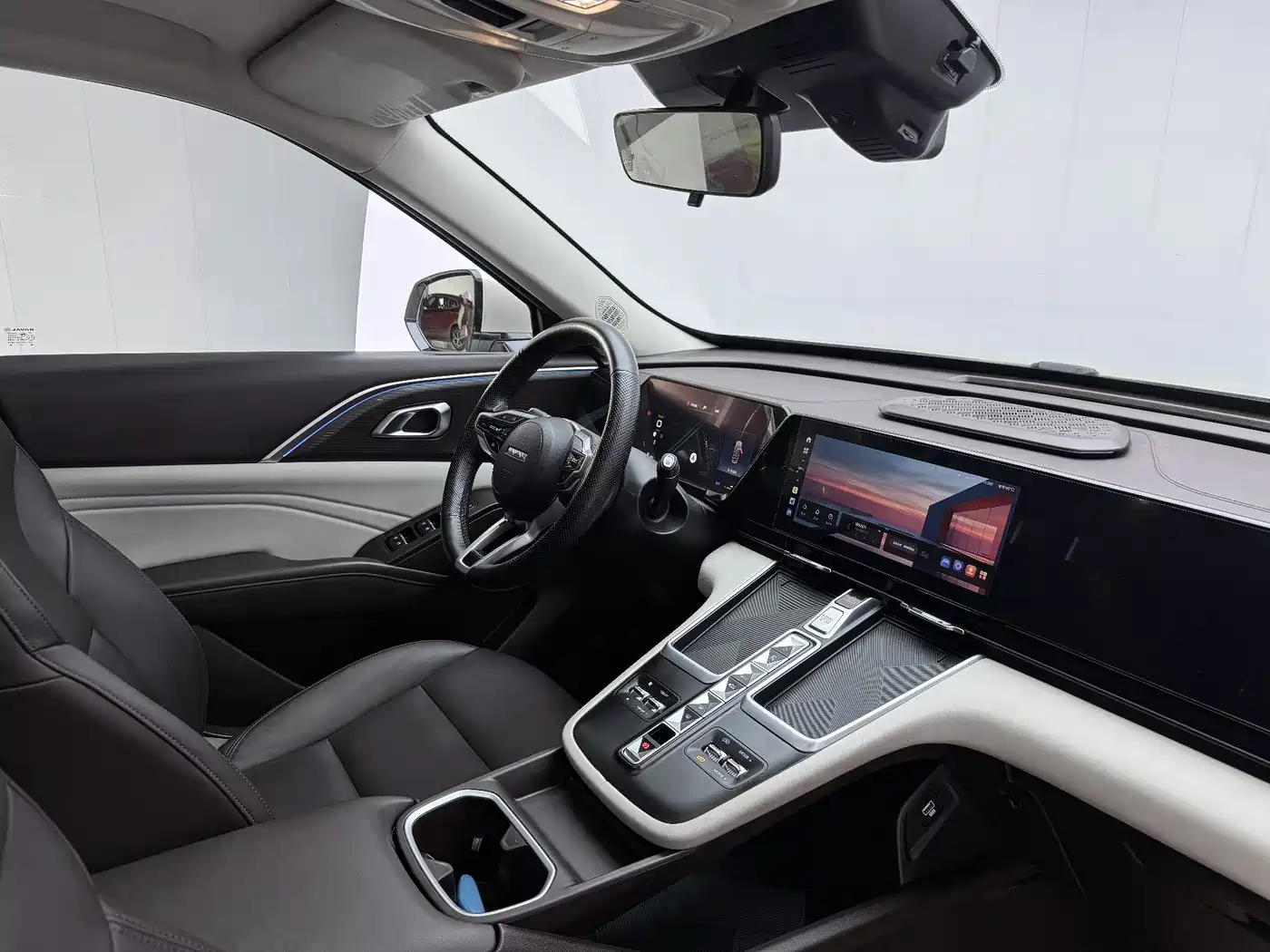 Haval Xiaolong MAX 2023 1.5L Hi4 105 4WD Pilot Edition фото 32