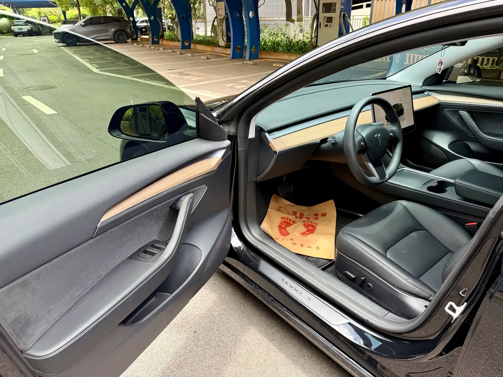 صورة 8 - Tesla Model 3