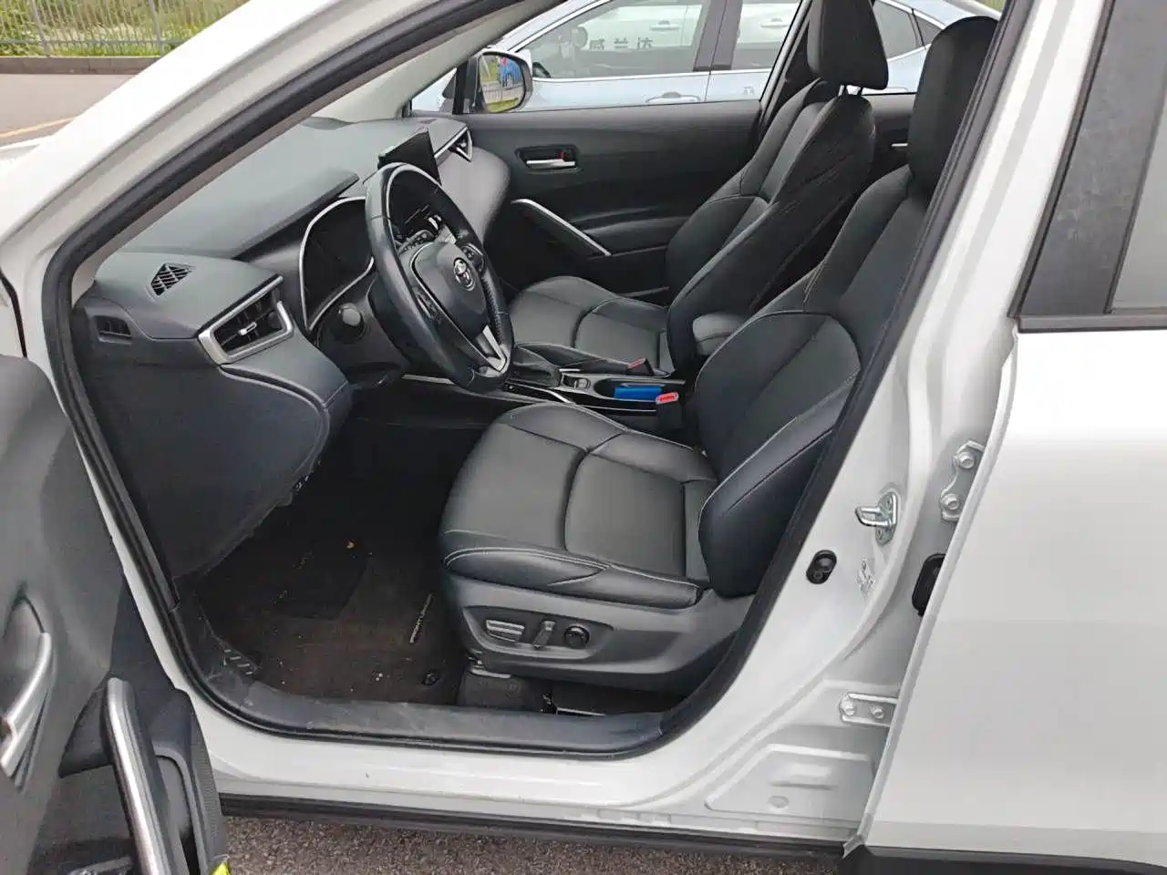 Toyota Frontlander 2023 2.0L Smart Hybrid Dual Engine Prestige Edition фото 7