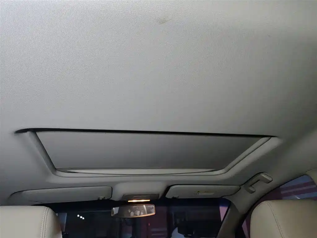 Buick GL8 2018 28T Premium Model China VI фото 9