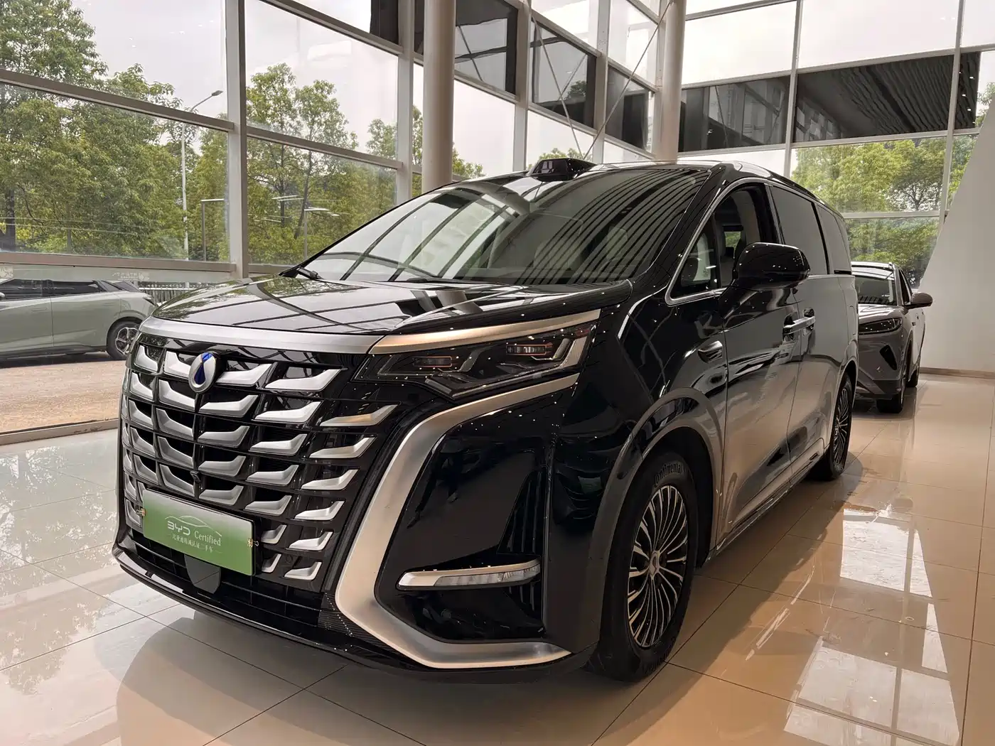Denza D9 2025 DM-i Smart Drive Edition 1020 AWD Prestige
