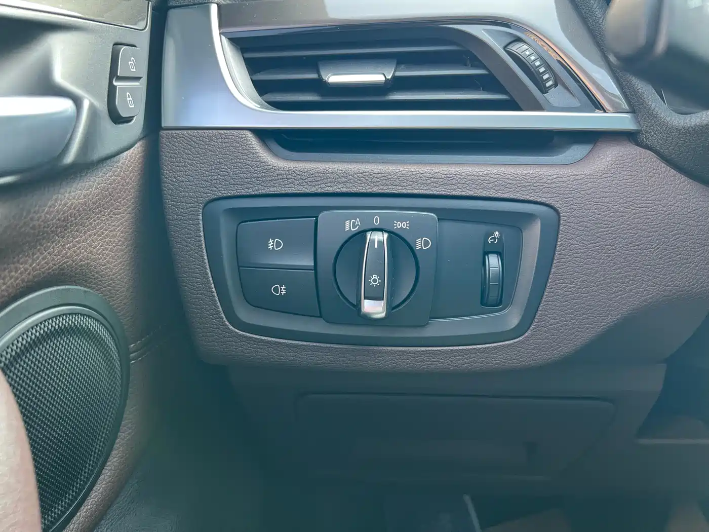 BMW X1 2018 xDrive20Li Premium Model фото 23