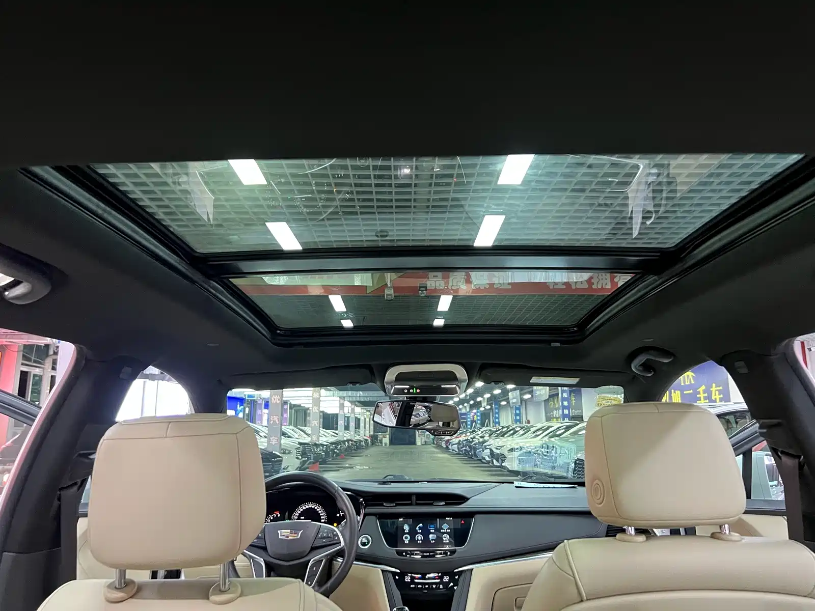 Photo 15 - Cadillac XT5