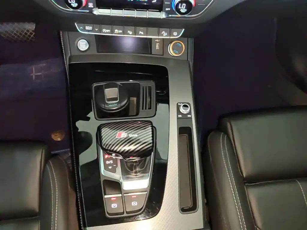 Фото 14 - Audi Q5L