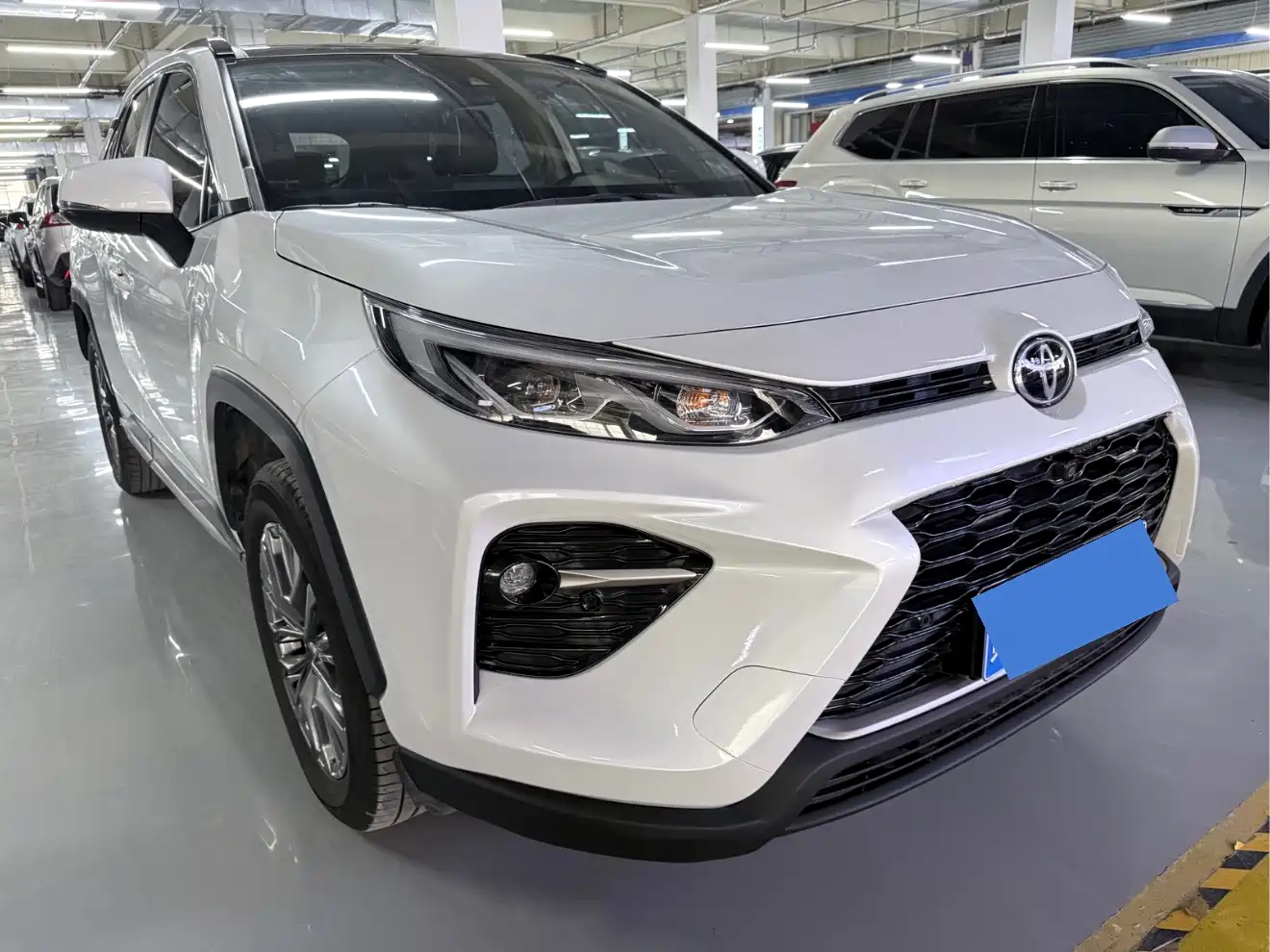 Toyota Wildlander 2023 2.0L CVT FWD Luxury PLUS фото 3