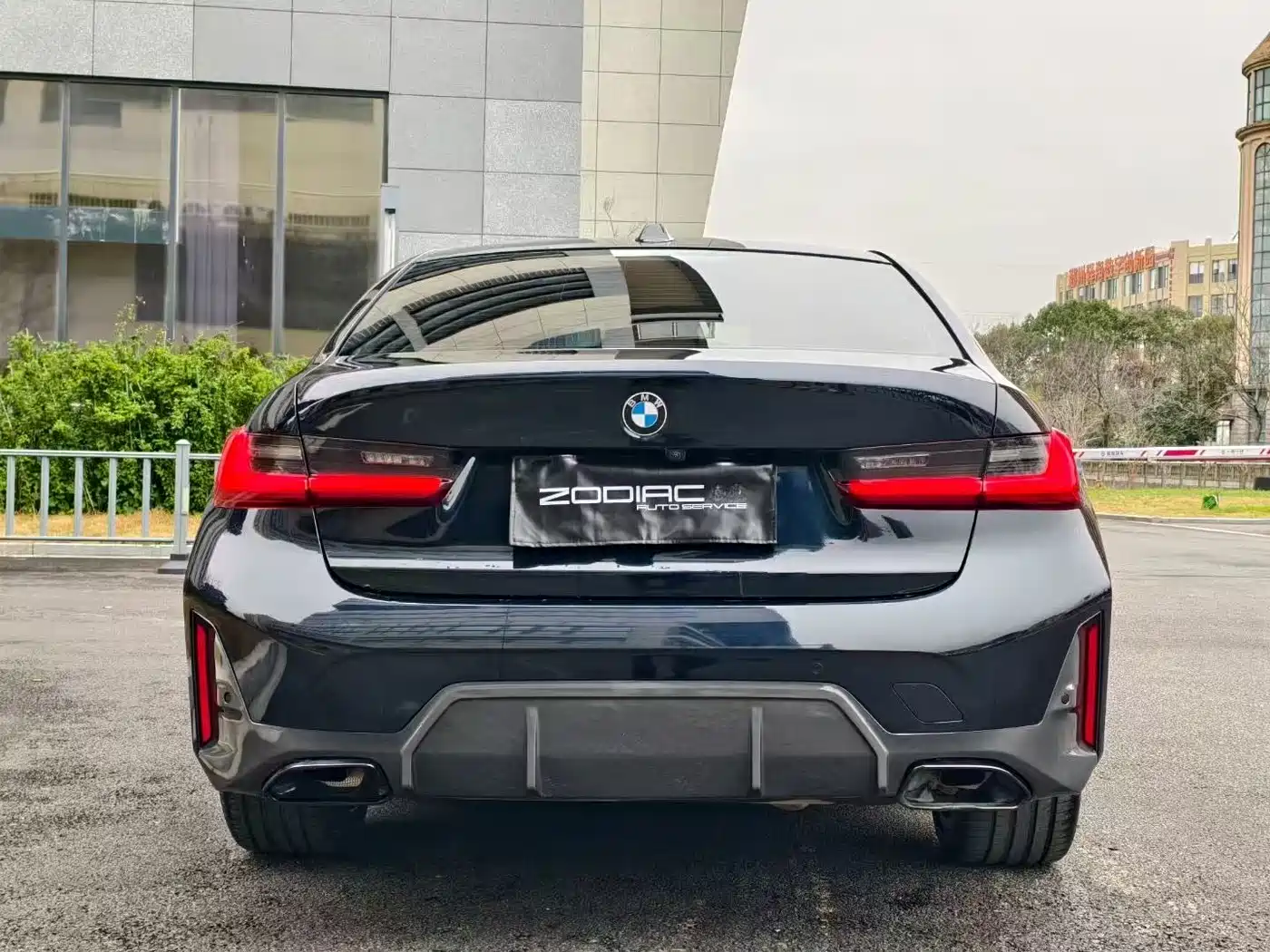 BMW 3 Series 2023 330Li M Sport Dark Night Package фото 8
