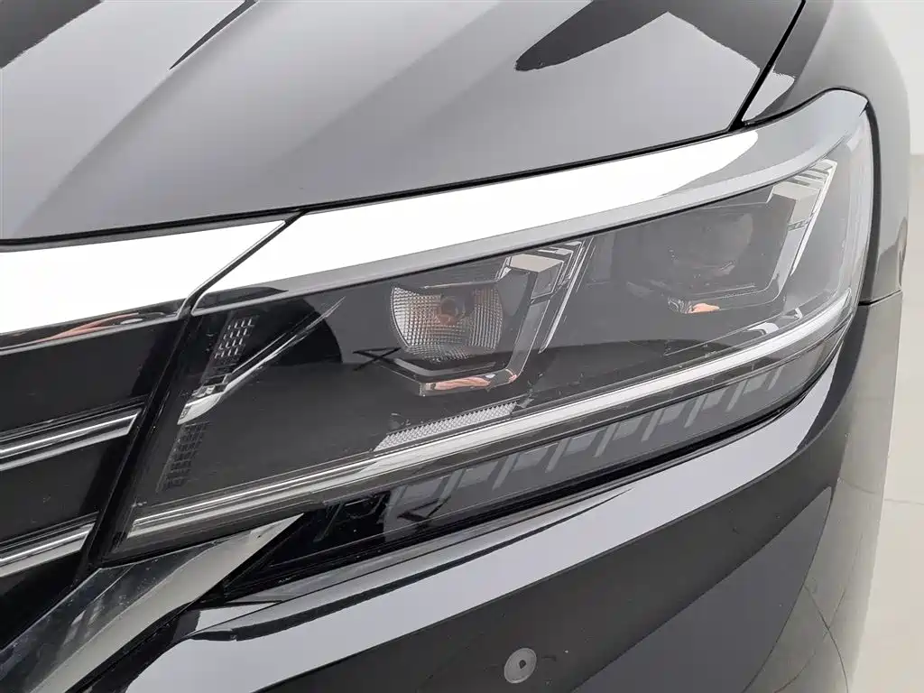 Volkswagen Passat 2021 Model 280TSI Elite Edition фото 7