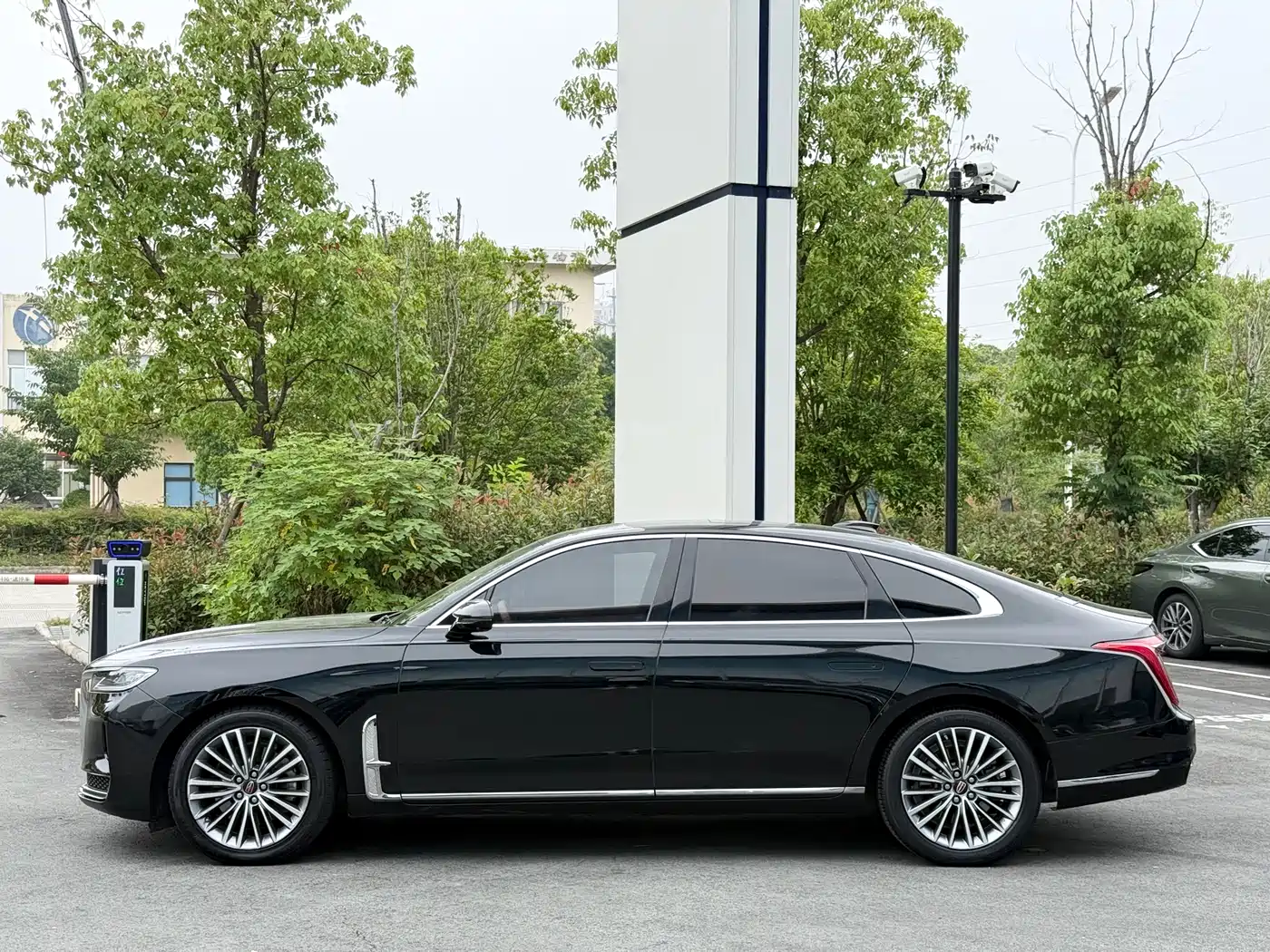 Hongqi H9 2020 2.0T Smart Connection Qi Xiang Edition фото 2